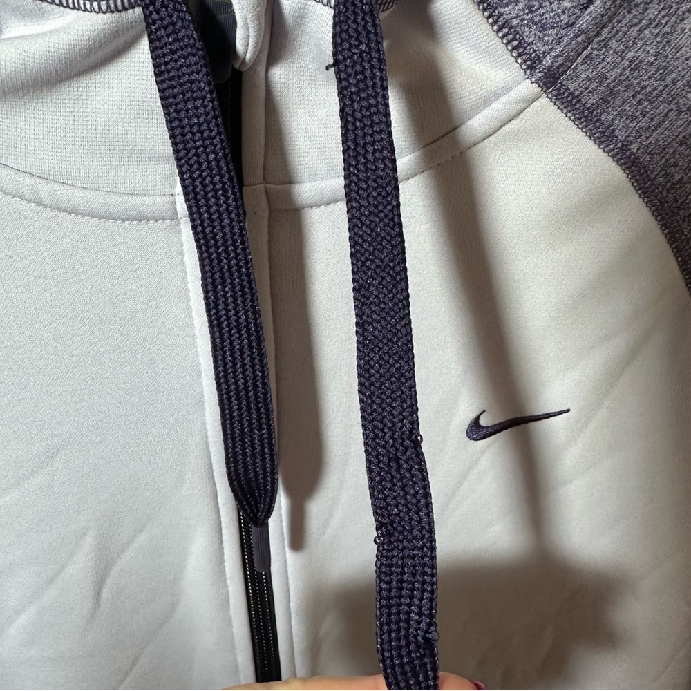 Nike Purple Lavender Therma-Fit Full Zip-Up Hoodie Women’s Large Thumbholes - Picture 7 of 8